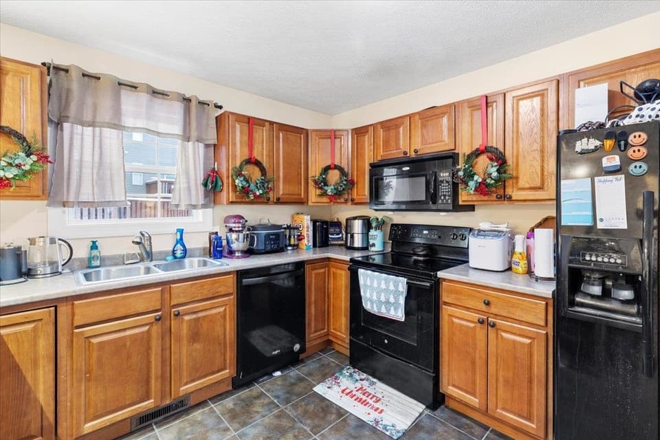 910 Oak Tree Boulevard, photo 15 of 40