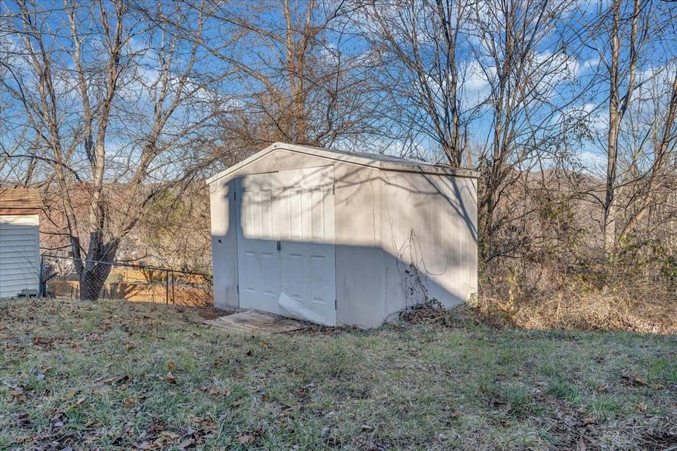 1670 Blair Street, photo 35 of 40