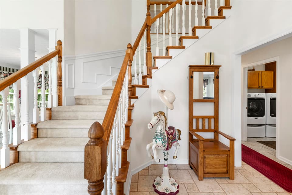 2285 Lubna Drive, photo 11 of 40
