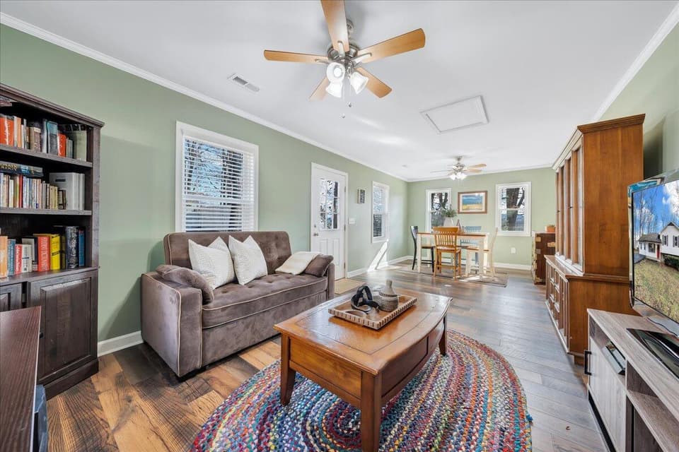 1100 Flint Drive, photo 15 of 37