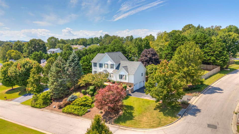 1450 Sleepy Hollow Road, photo 2 of 40