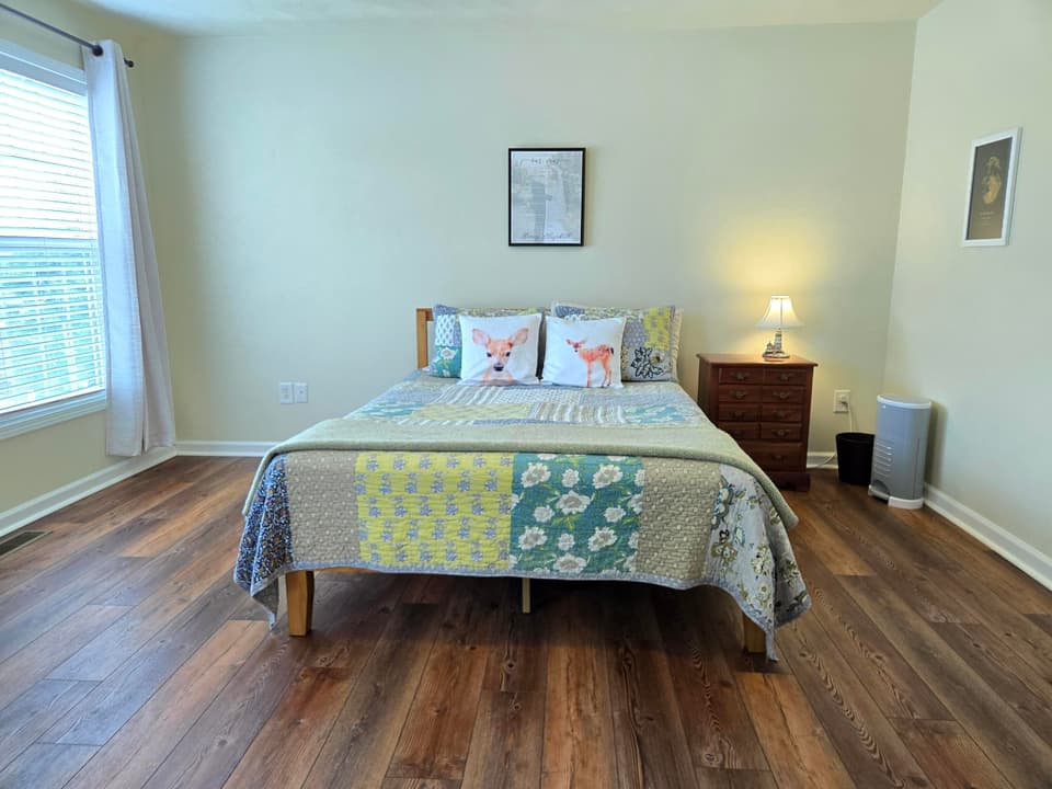 440 Windsor Dr, photo 13 of 33