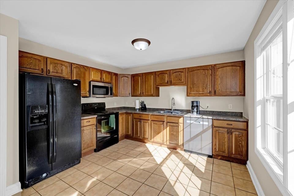 940 Oaktree Boulevard, photo 6 of 30