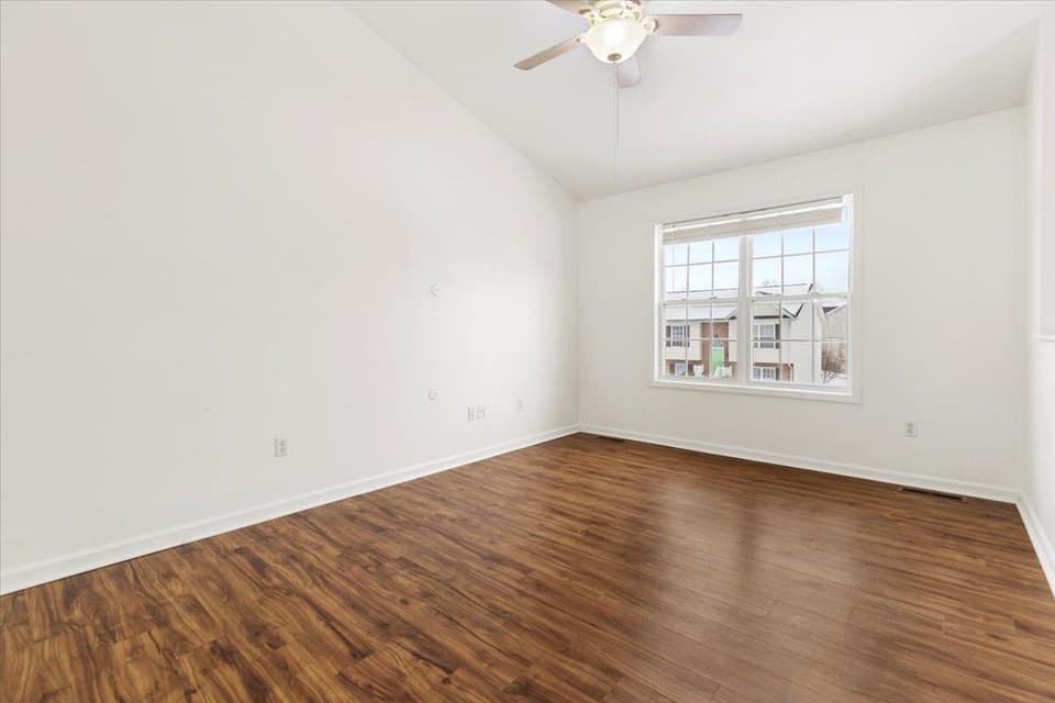 110 Sage Lane, photo 5 of 40