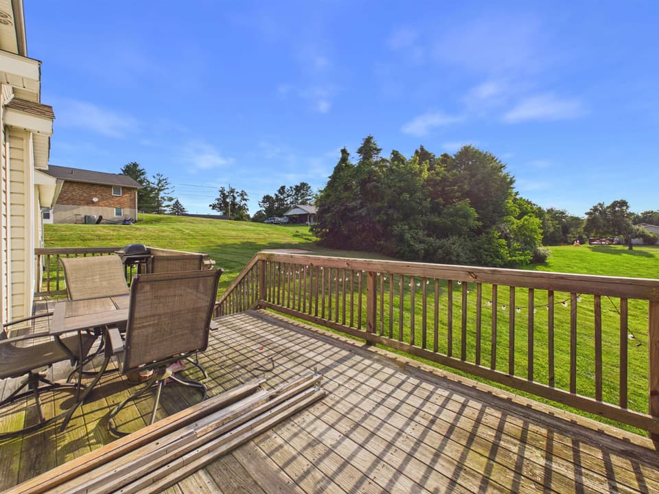 209 Rolling Hills Drive, photo 39 of 40