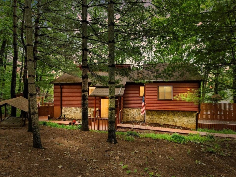 1200 Flint Drive, photo 2 of 40
