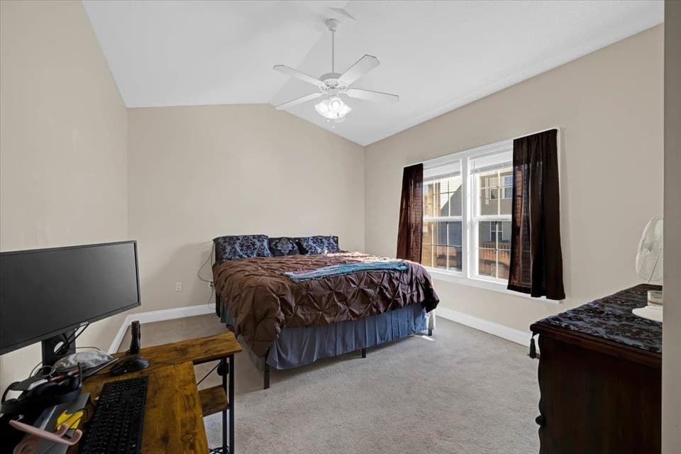 940 Oaktree Boulevard, photo 19 of 30