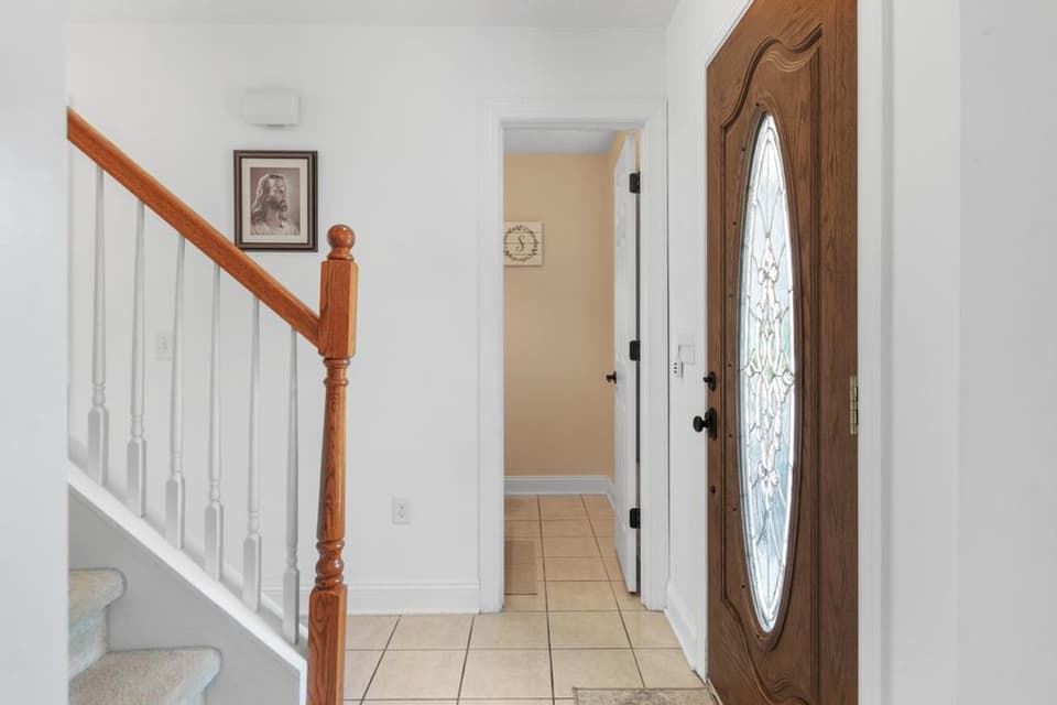 205 Robin Hood Drive, photo 13 of 40