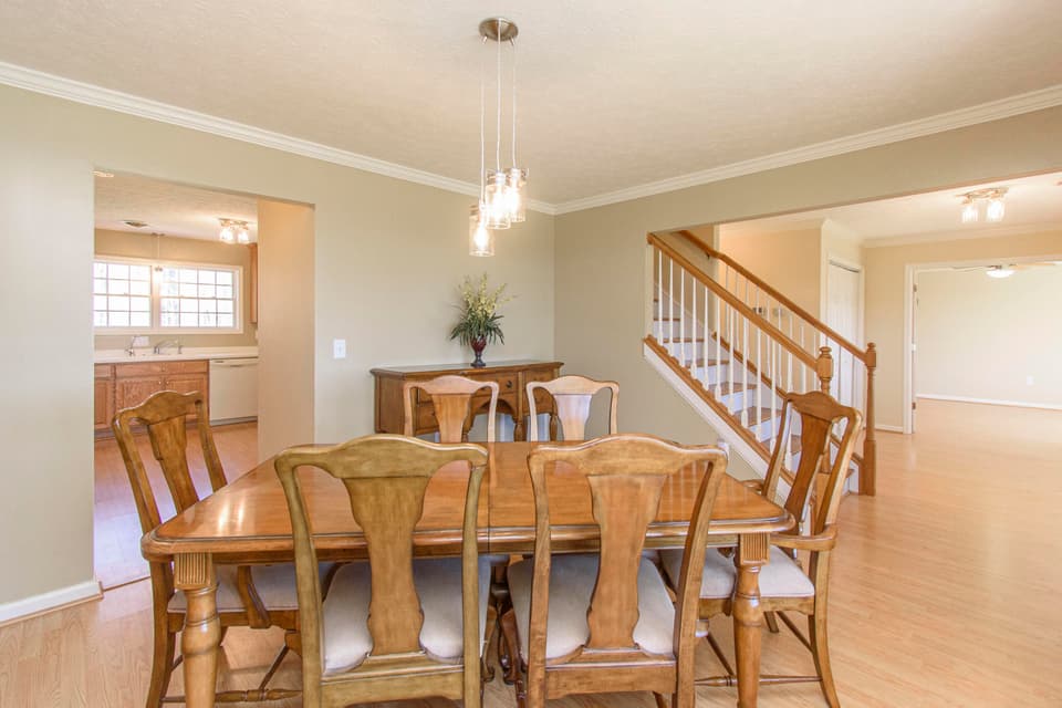 1130 Cassatt Ln, photo 11 of 39