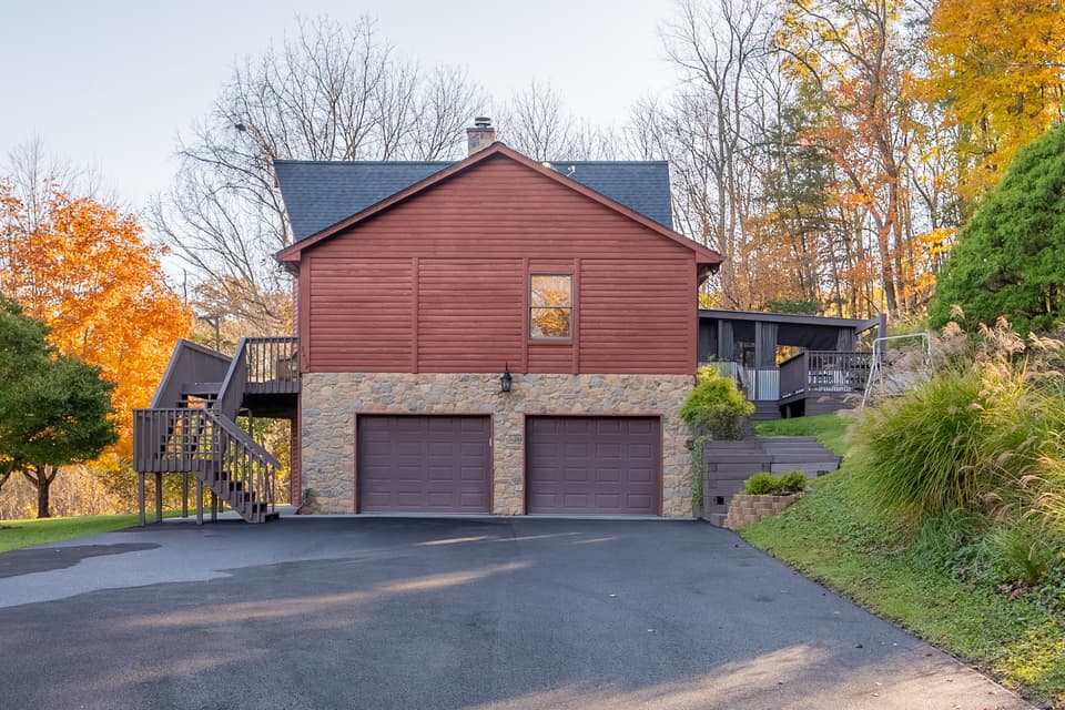 3212 Eaglebrook Road, photo 7 of 40