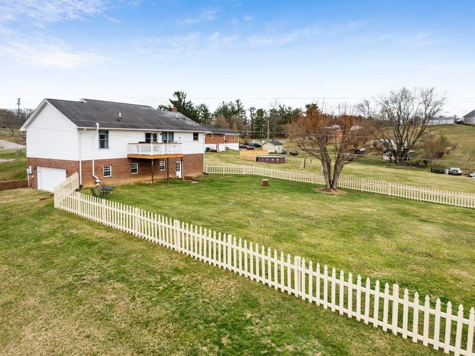 849 Silver Lake Road, photo 4 of 30