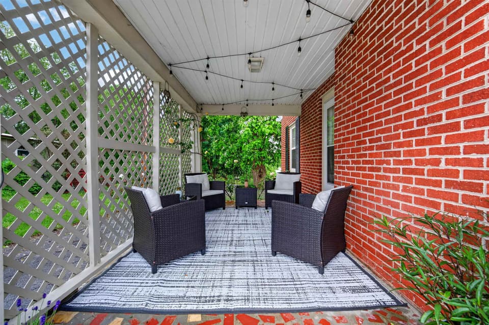 301 S Franklin Street, photo 26 of 35