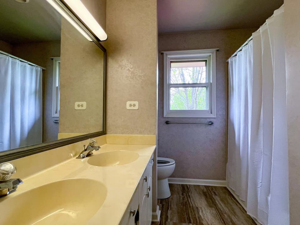 975 Carson Dr, photo 13 of 37