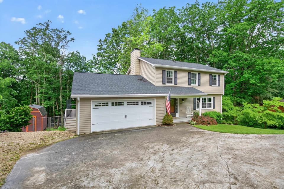 435 Tomahawk Drive, photo 18 of 40