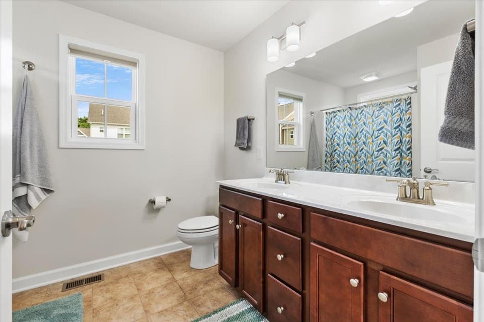 325 John Adams Drive, photo 22 of 40