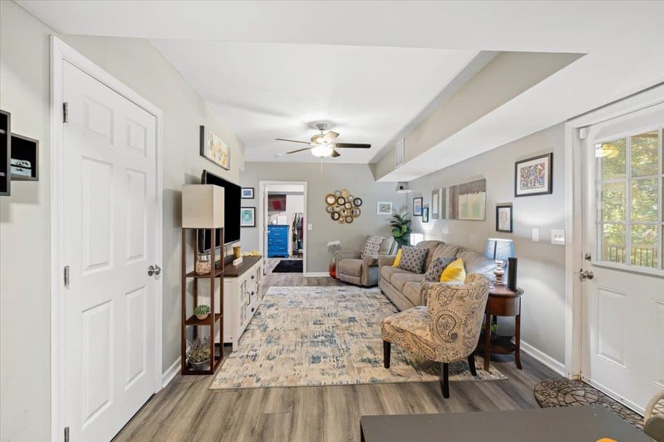 1031 Green Ridge Road, photo 28 of 40