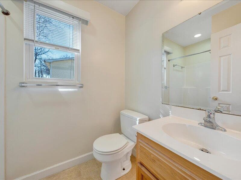 275 Depot St NE, photo 16 of 32