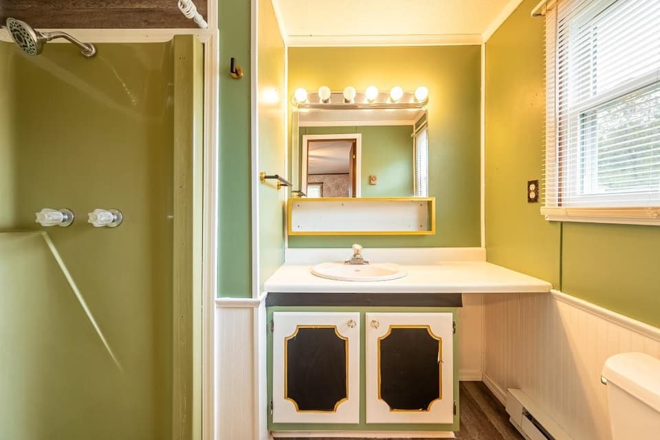 1045 Brown Street, photo 29 of 40