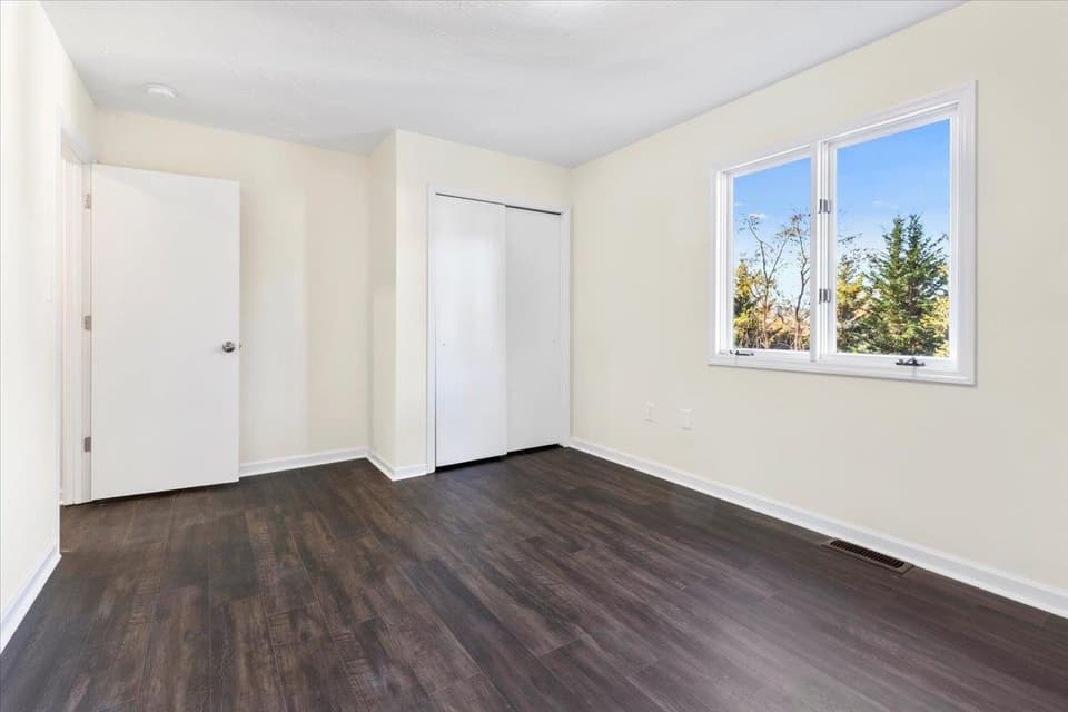 395 Cherokee Drive, photo 29 of 40