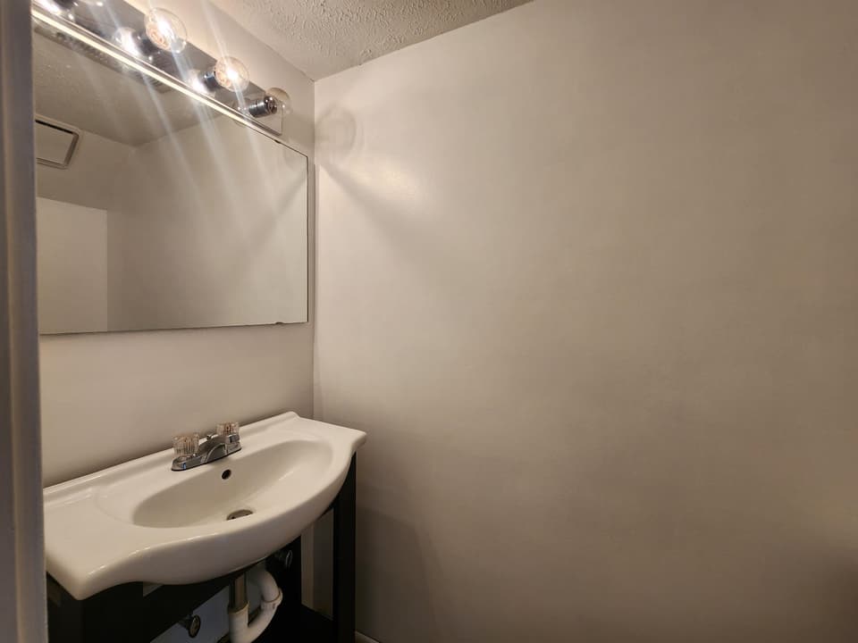 2594 Townhouse Street, photo 8 of 17