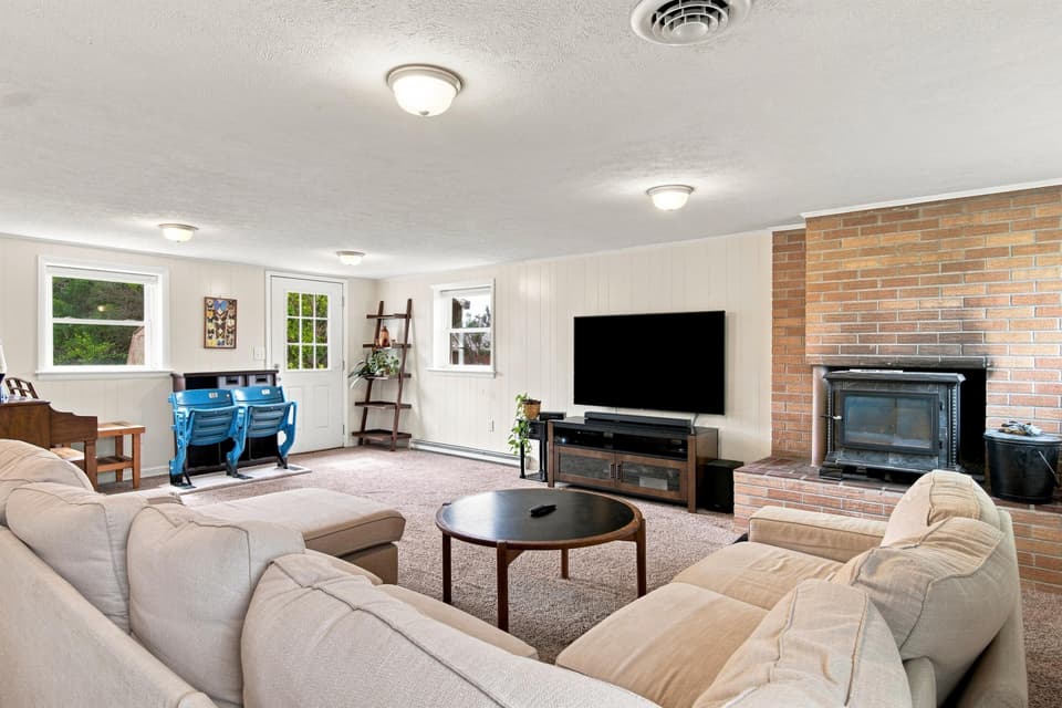 325 Cheverly Drive, photo 32 of 40