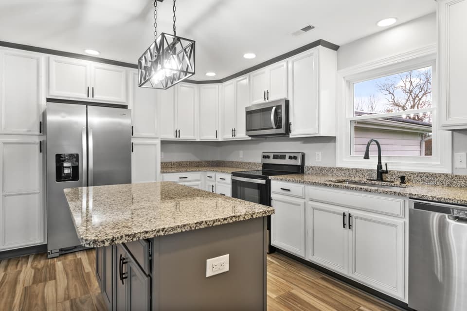 4090 Roanoke Street, photo 7 of 40