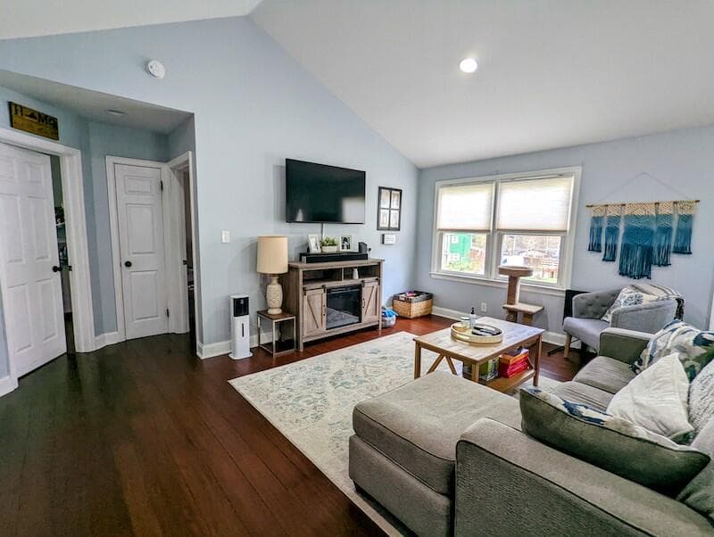403 Lester Street, photo 34 of 38