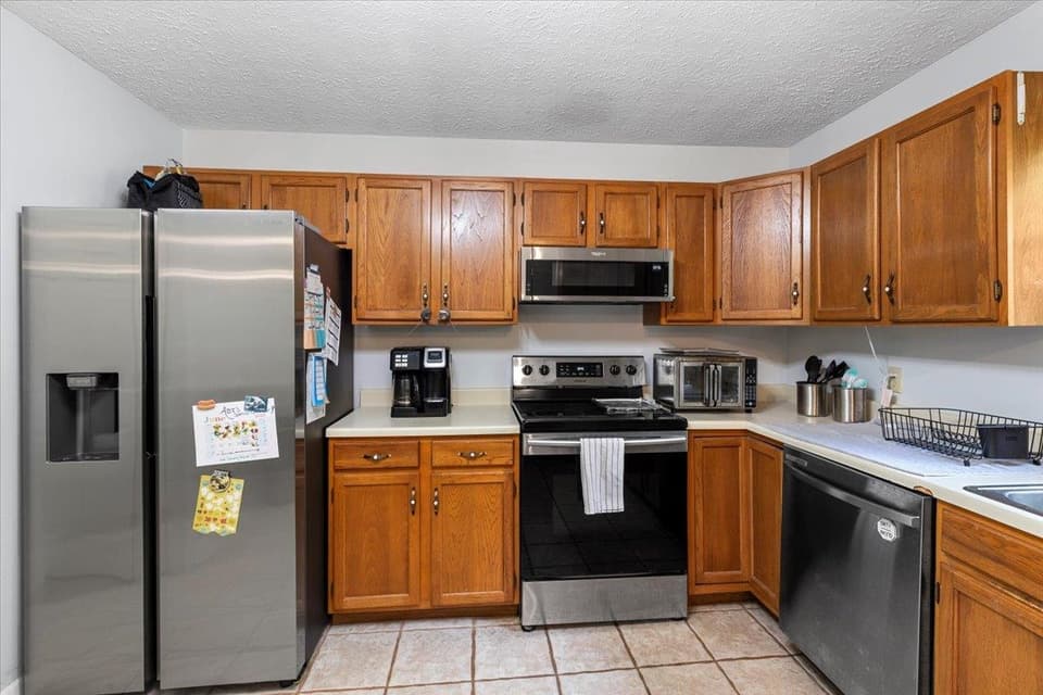 365 S Hill Drive, photo 17 of 40