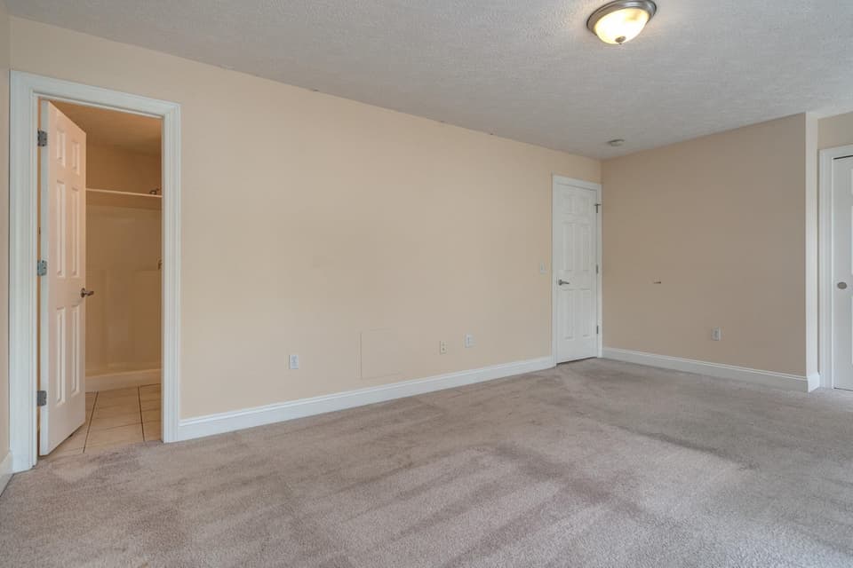 815 Oaktree Boulevard, photo 20 of 30