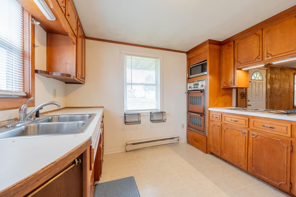 1410 King Street, photo 7 of 20
