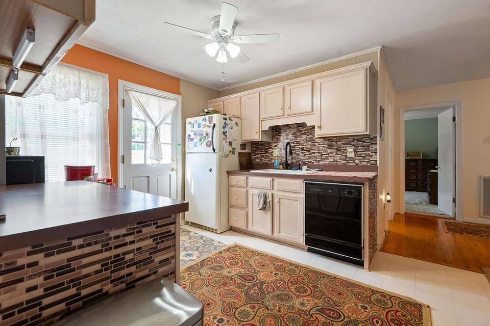 195 Ash Drive, photo 22 of 40