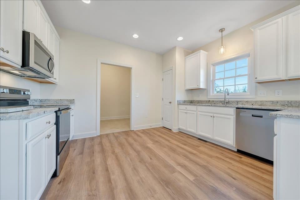 1570 Kensington Way NW, photo 10 of 32