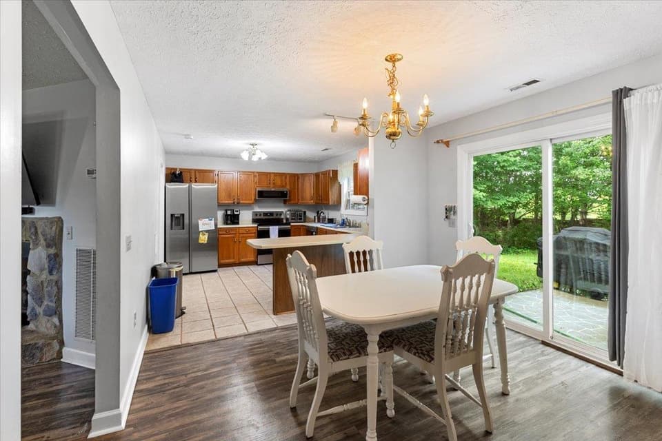 365 S Hill Drive, photo 19 of 40