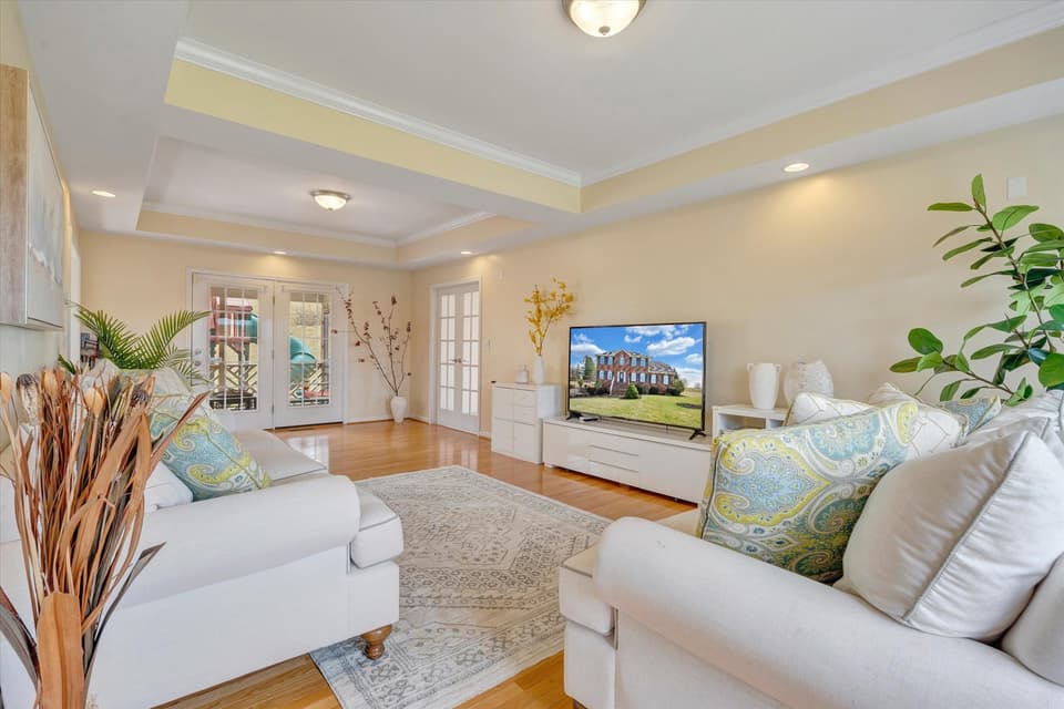 2065 Lake Vista Drive, photo 8 of 40