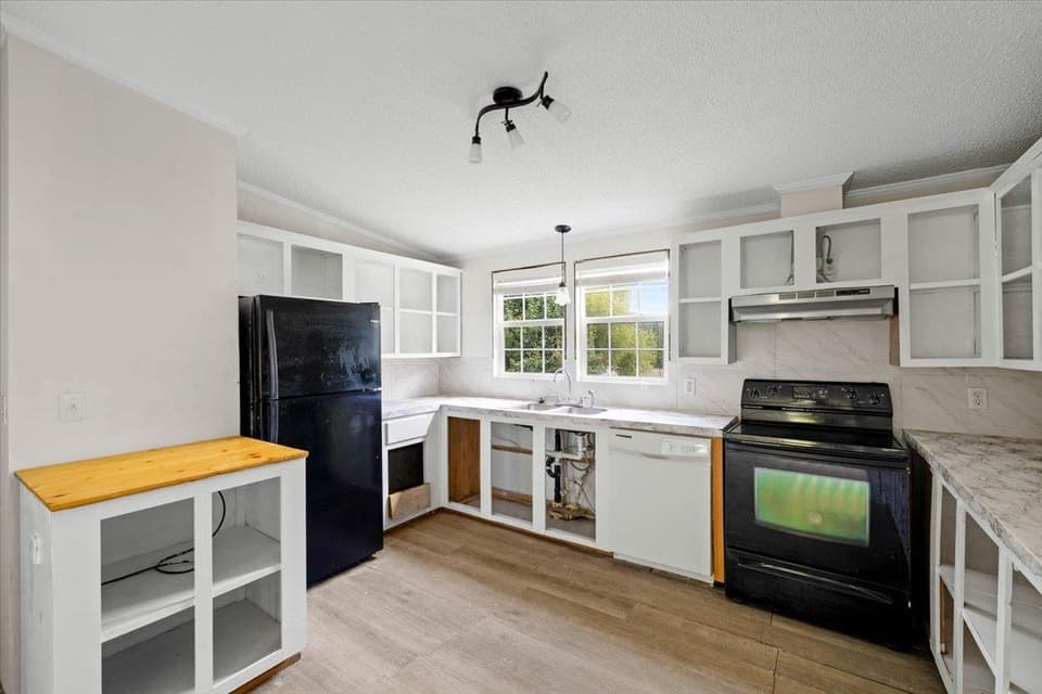 3300 Springview Drive, photo 7 of 30