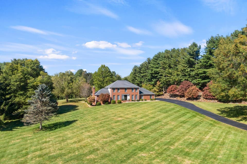 175 Ruby Court, Christiansburg, photo 2
