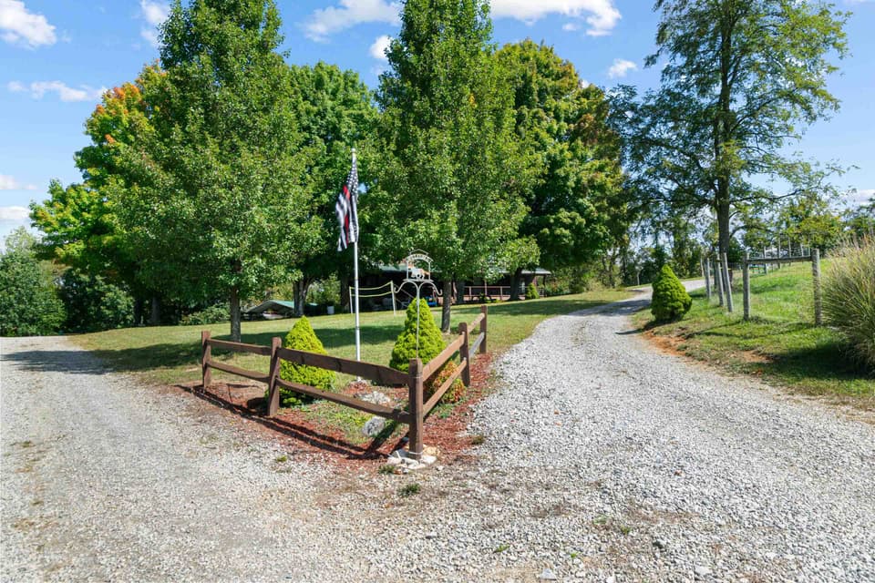 2893 Spring House Road, photo 4 of 40