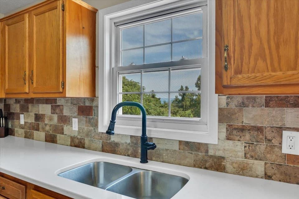 20 Wood Ridge Drive, photo 12 of 40