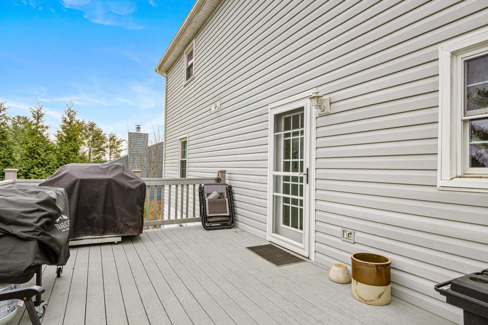 145 Windmill Ridge Road E, photo 9 of 40