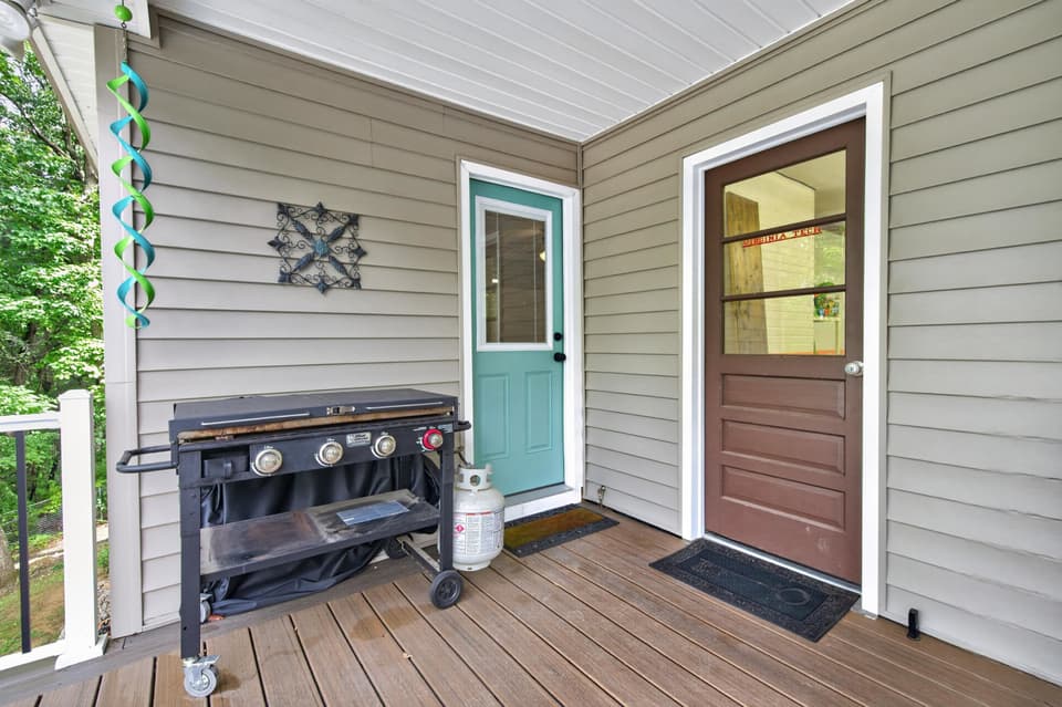 435 Tomahawk Drive, photo 13 of 40