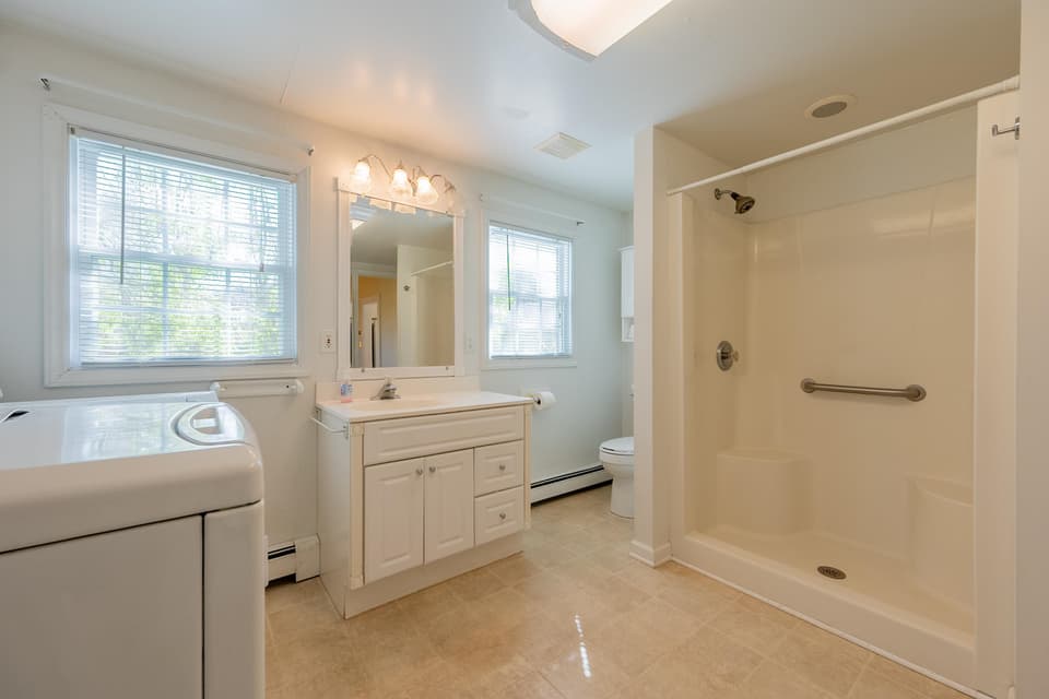 108 Miller Street SE, photo 26 of 40