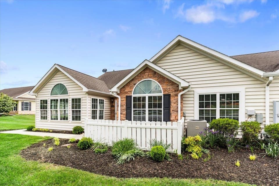 225 Patriot Way Unit 62, photo 4 of 40