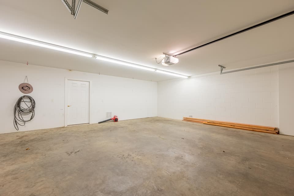 780 Oaktree Boulevard, photo 12 of 40
