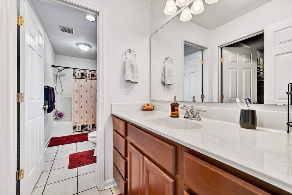 540 Harkrader Street, photo 13 of 35