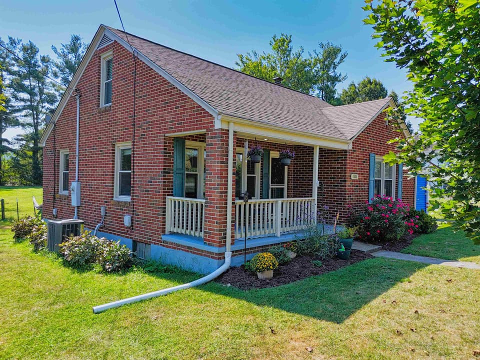 105 Ellett Drive SE, Christiansburg, photo 2