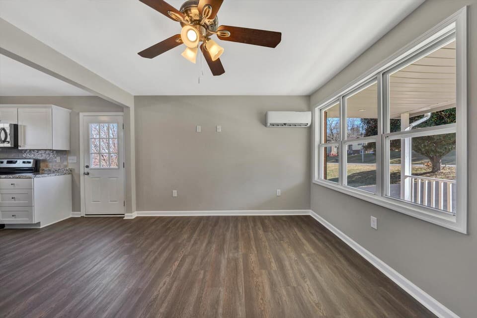 1395 Wall St NW, photo 5 of 28