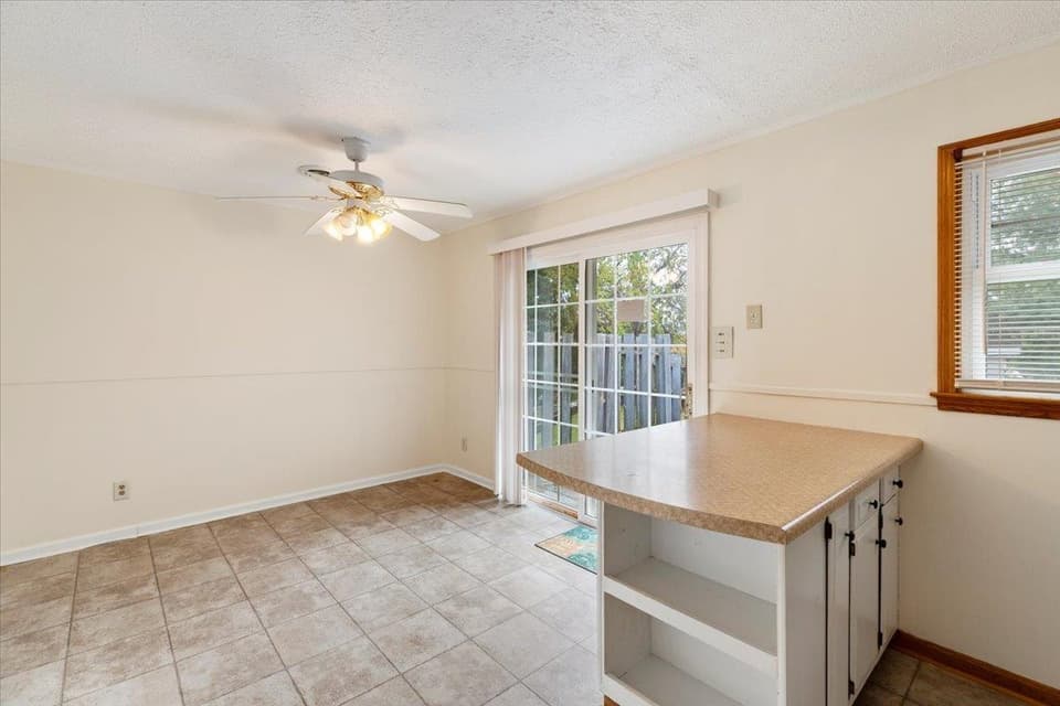 1363 Dow Street, photo 12 of 40