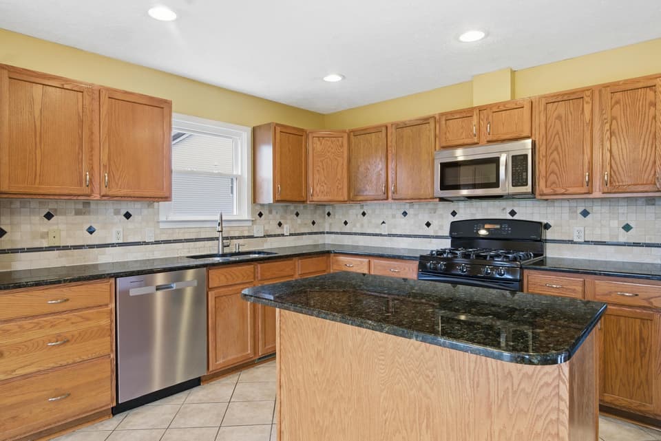 1065 Juniper Drive NW, photo 10 of 40