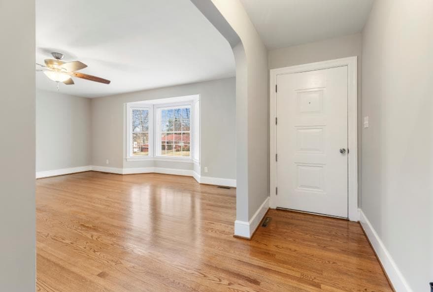 215 Overhill Road, photo 5 of 40
