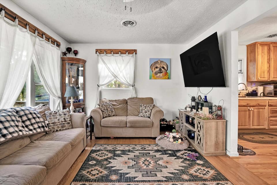 2112 Gate Road, photo 5 of 32